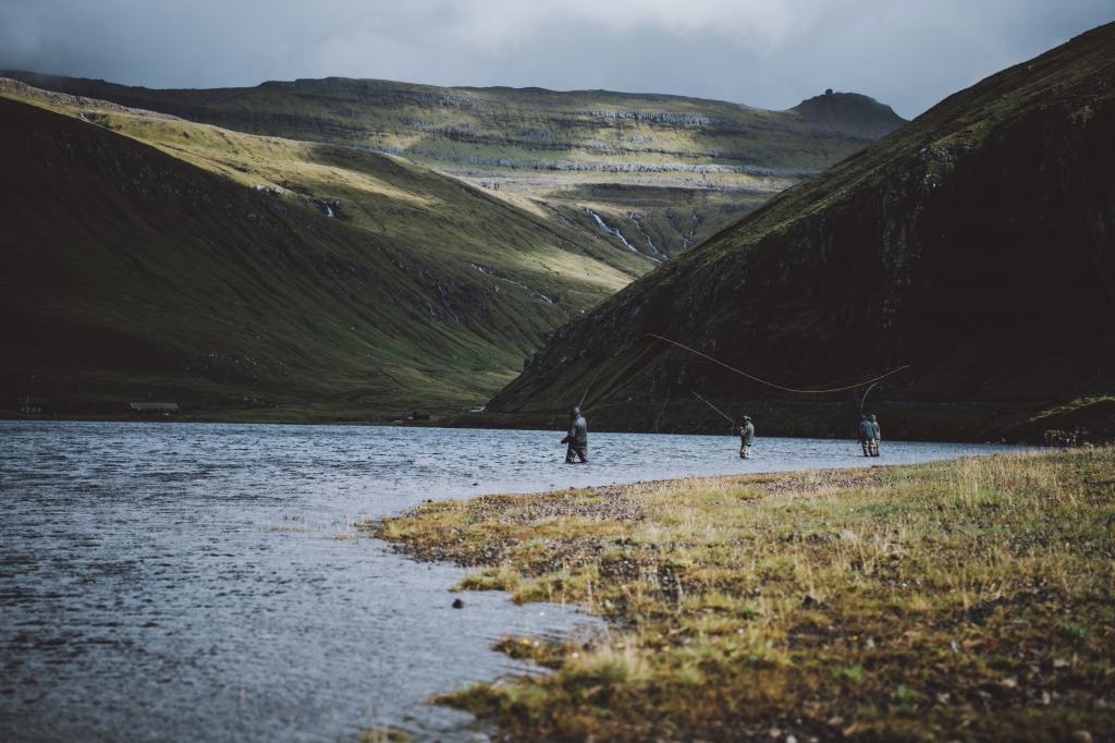 Leynavatn-Vestmanna-Hike-Villagepath-Faroe-Islands