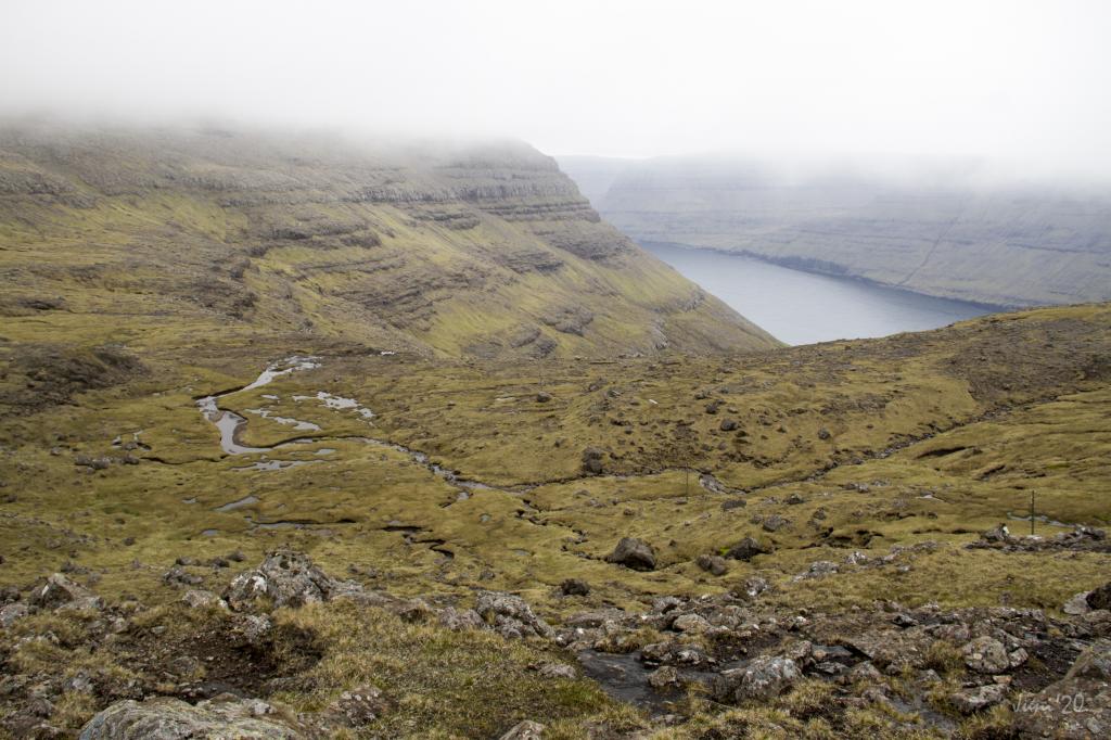Villagepath-between-Árnafjørður-Toftaskarð-Katlarnir-Áarskarð-Árnafjørður-hiking-lakes-moun