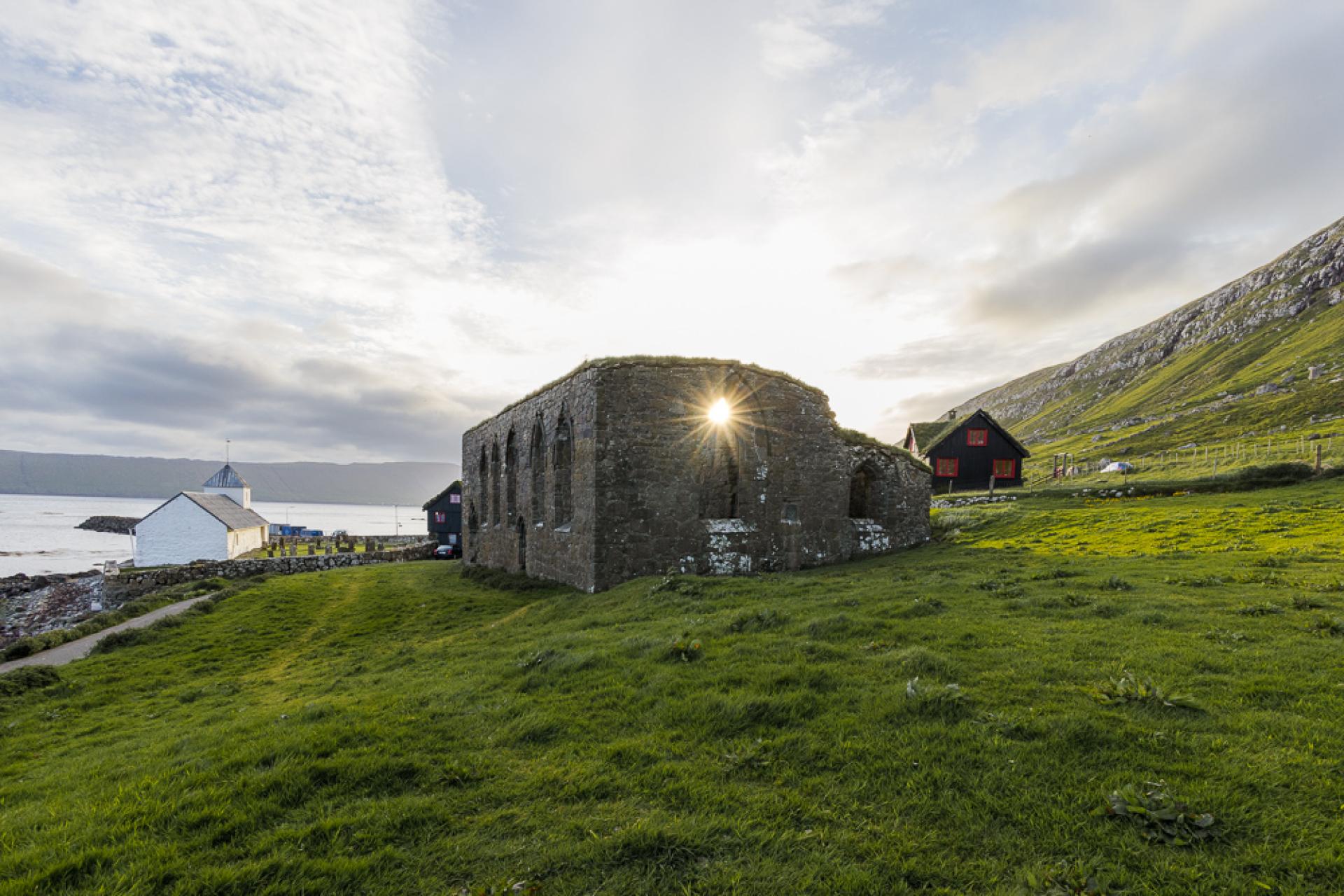 St Magnus Cathedral in Kirkjubø - Kirkjubømúr