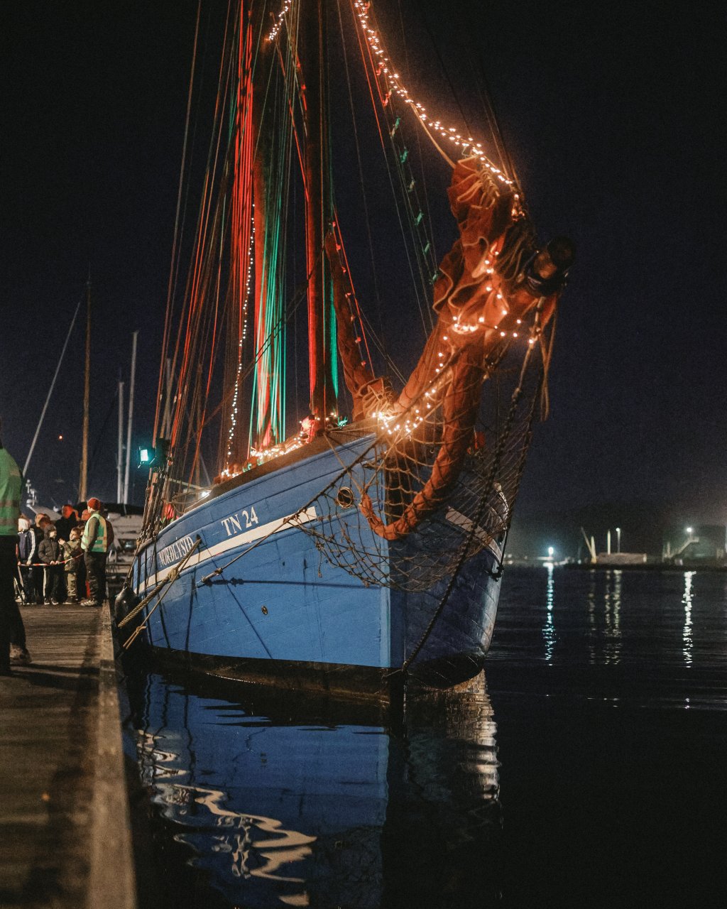 The Christmas ship arrives at Vágsbotn