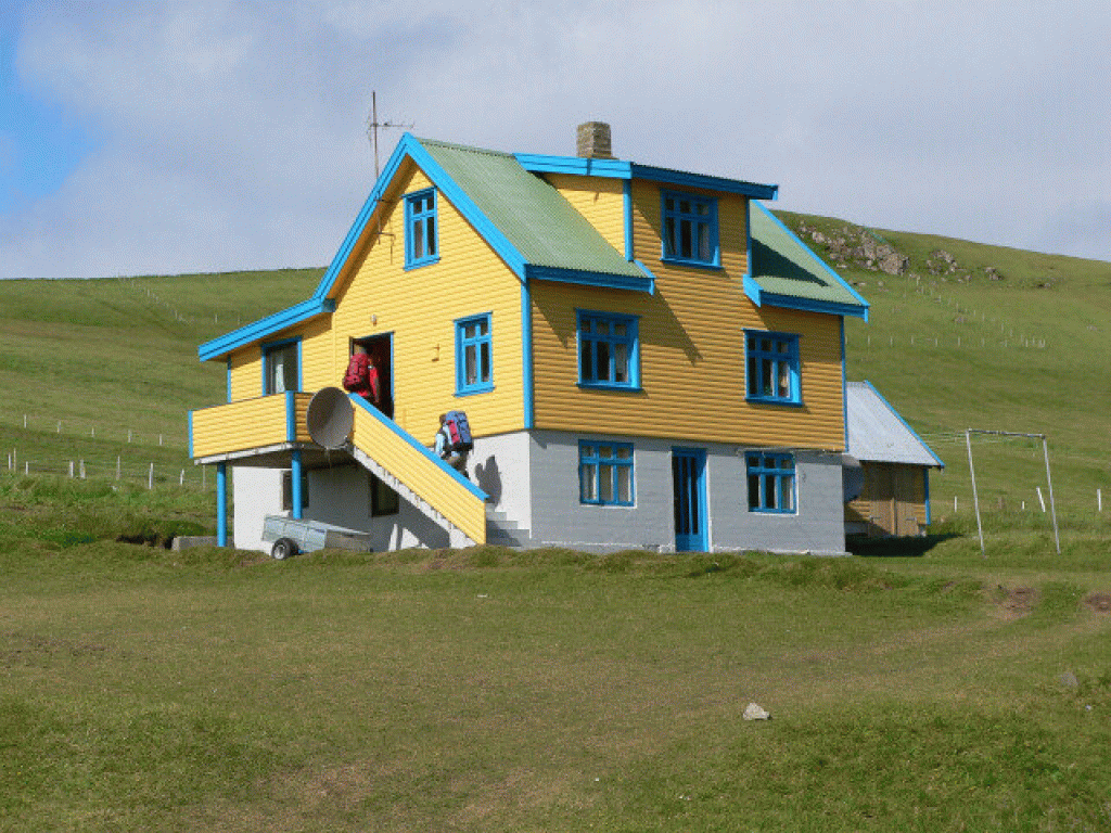 Gula Húsið (Yellow house)