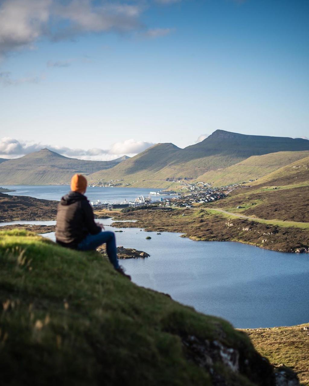 Guided tour around Lake Toftavatn