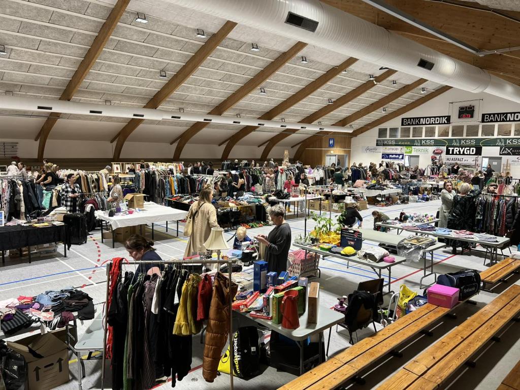 Luxury flea marked 
